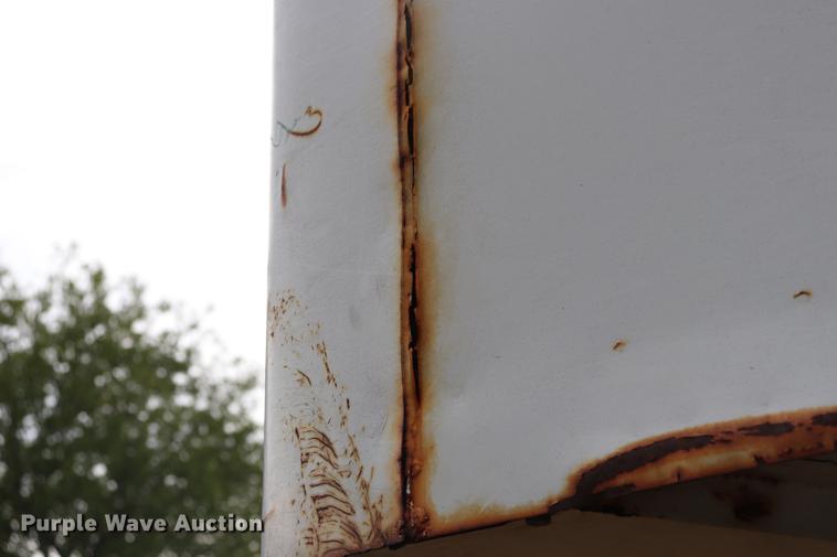 image for item ED9508 2000 CM 8X20G00SENECK enclosed cargo trailer