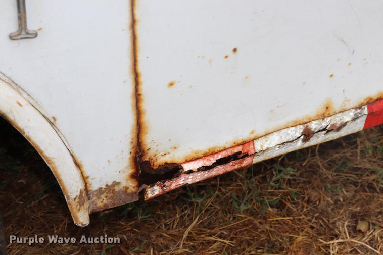 image for item ED9508 2000 CM 8X20G00SENECK enclosed cargo trailer