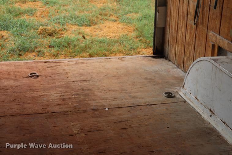 image for item ED9508 2000 CM 8X20G00SENECK enclosed cargo trailer