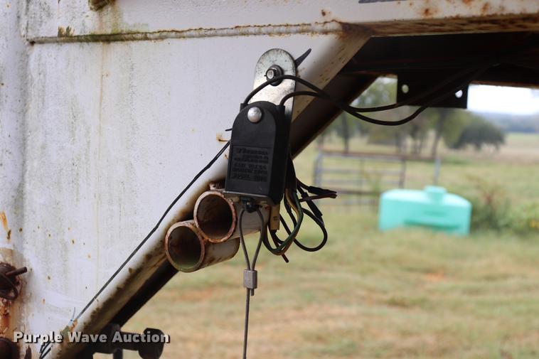 image for item ED9509 2000 Coose enclosed cargo trailer