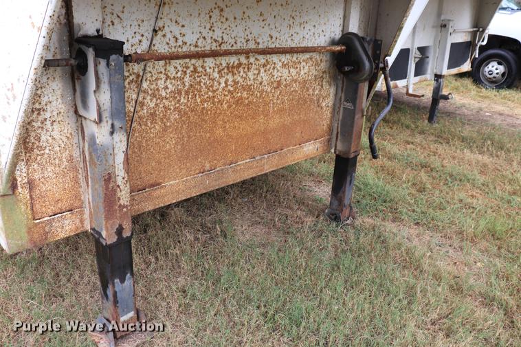 image for item ED9509 2000 Coose enclosed cargo trailer