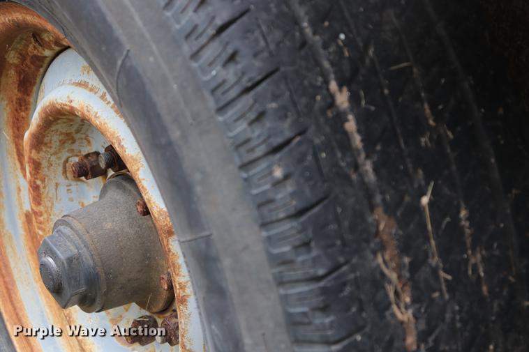 image for item ED9509 2000 Coose enclosed cargo trailer