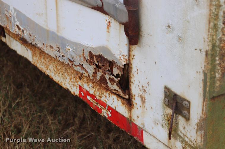 image for item ED9509 2000 Coose enclosed cargo trailer