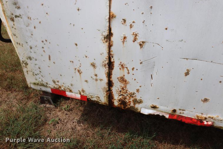 image for item ED9509 2000 Coose enclosed cargo trailer