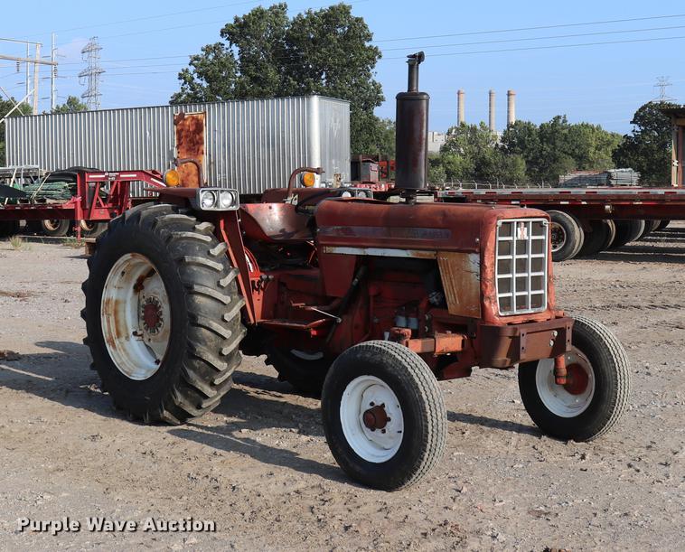 image for item ED9518 International 674 tractor