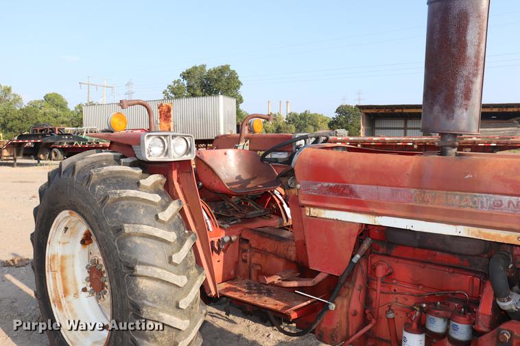 image for item ED9518 International 674 tractor