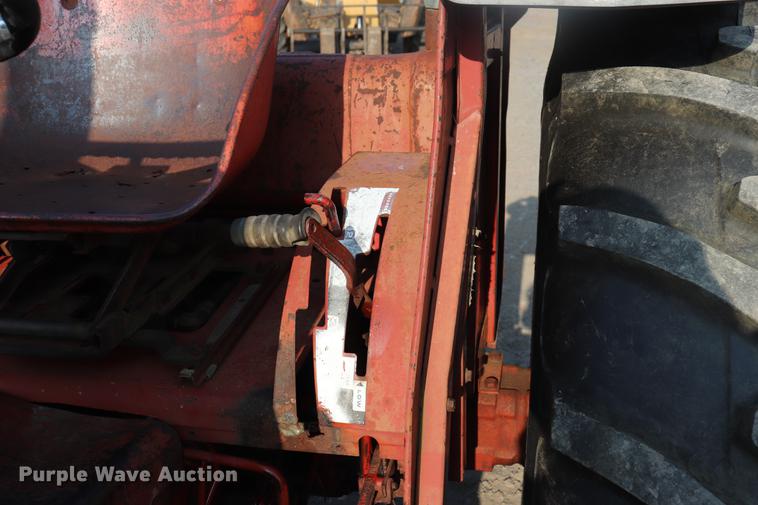 image for item ED9518 International 674 tractor