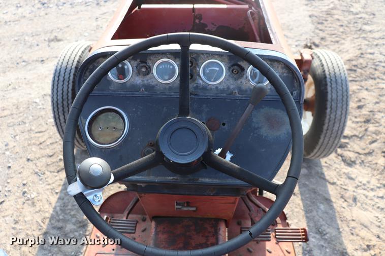 image for item ED9518 International 674 tractor