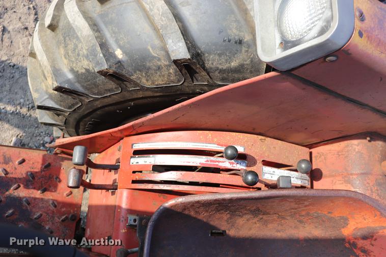 image for item ED9518 International 674 tractor