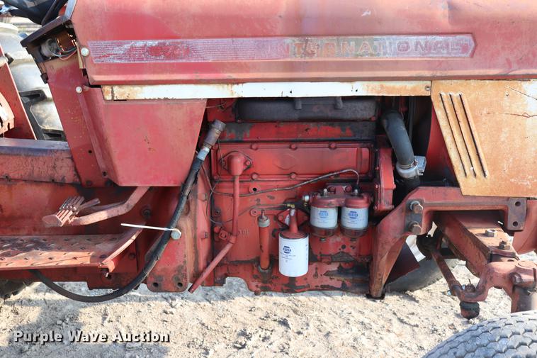 image for item ED9518 International 674 tractor