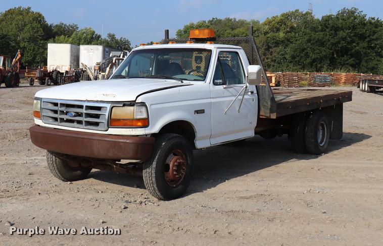 image for item ED9520 1996 Ford F450 Super Duty flatbed truck