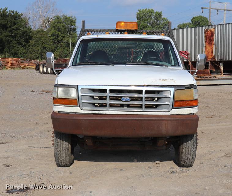 image for item ED9520 1996 Ford F450 Super Duty flatbed truck