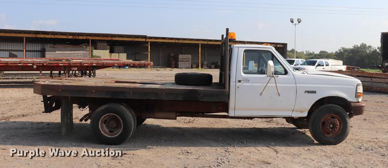 image for item ED9520 1996 Ford F450 Super Duty flatbed truck