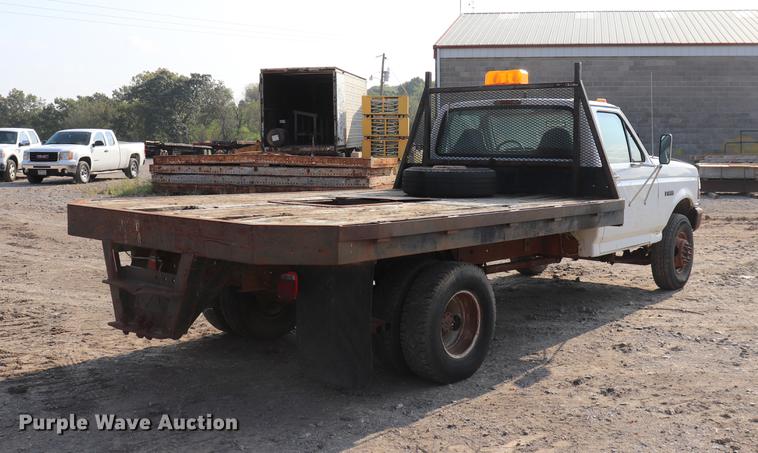 image for item ED9520 1996 Ford F450 Super Duty flatbed truck