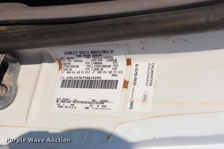 image for item ED9520 1996 Ford F450 Super Duty flatbed truck