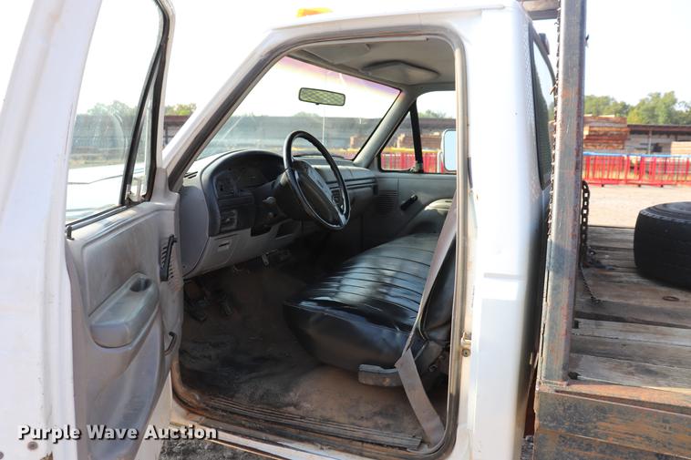 image for item ED9520 1996 Ford F450 Super Duty flatbed truck