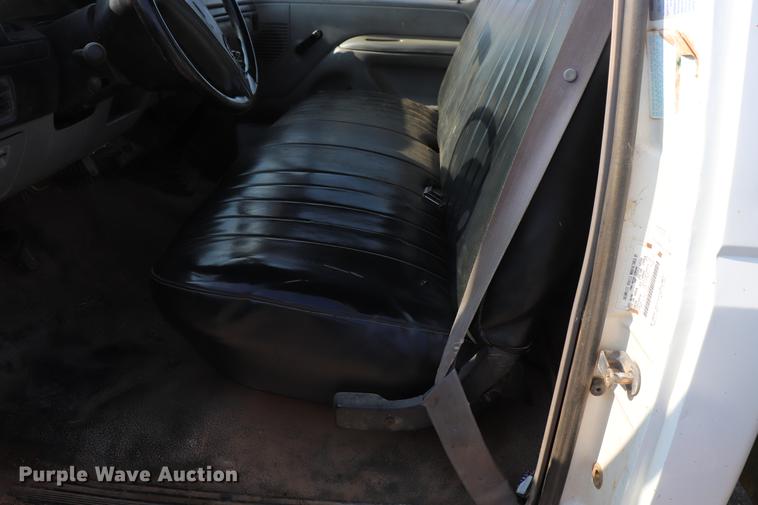 image for item ED9520 1996 Ford F450 Super Duty flatbed truck