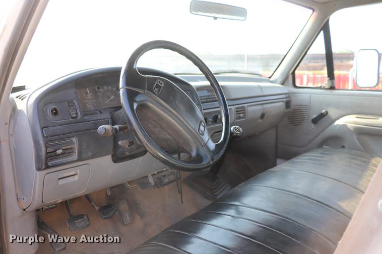 image for item ED9520 1996 Ford F450 Super Duty flatbed truck