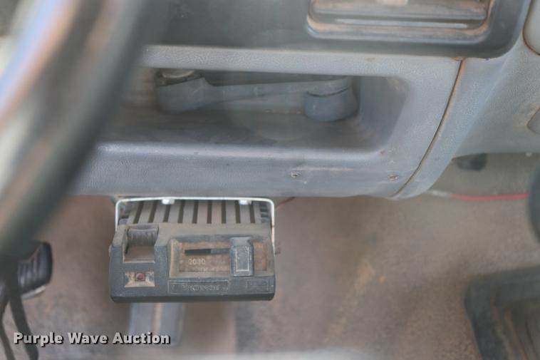 image for item ED9520 1996 Ford F450 Super Duty flatbed truck