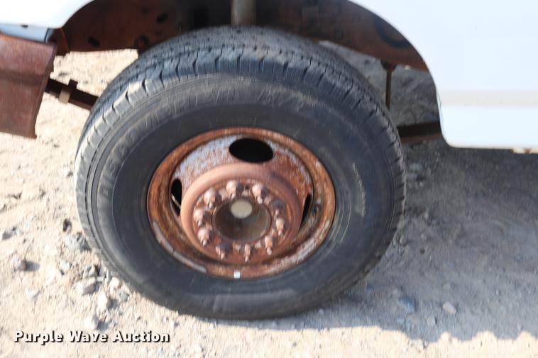 image for item ED9520 1996 Ford F450 Super Duty flatbed truck