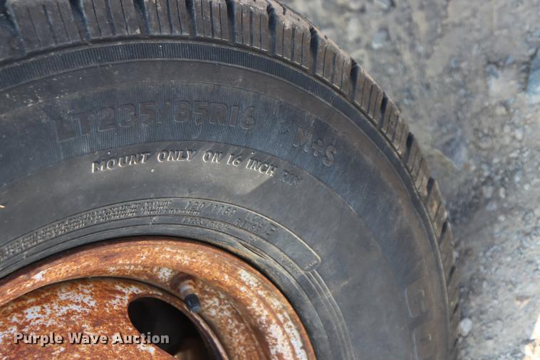 image for item ED9520 1996 Ford F450 Super Duty flatbed truck