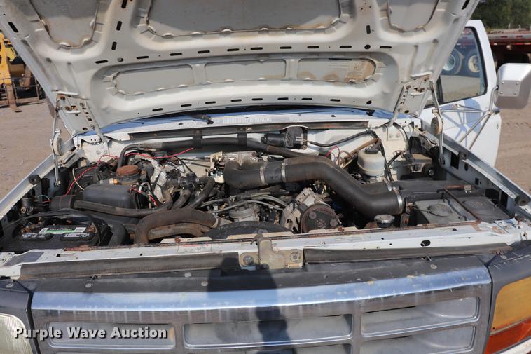 image for item ED9520 1996 Ford F450 Super Duty flatbed truck