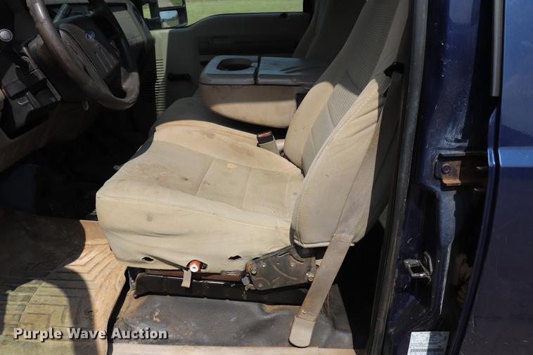 image for item ED9535 2008 Ford F250 Super Duty Crew Cab pickup truck