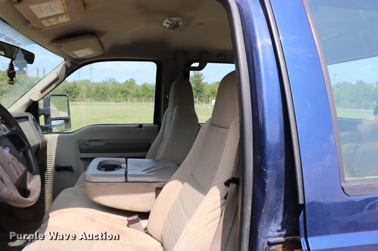 image for item ED9535 2008 Ford F250 Super Duty Crew Cab pickup truck