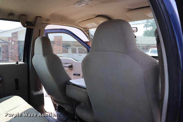 image for item ED9535 2008 Ford F250 Super Duty Crew Cab pickup truck