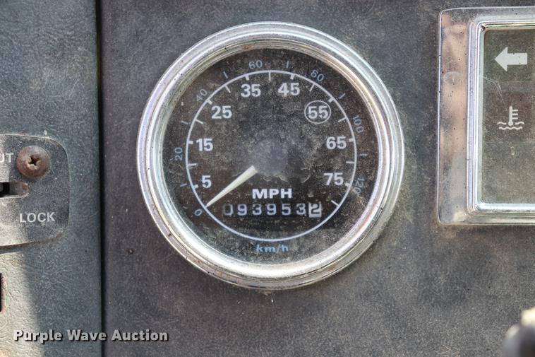 image for item ED9538 1988 Ford L9000 oil distributor truck