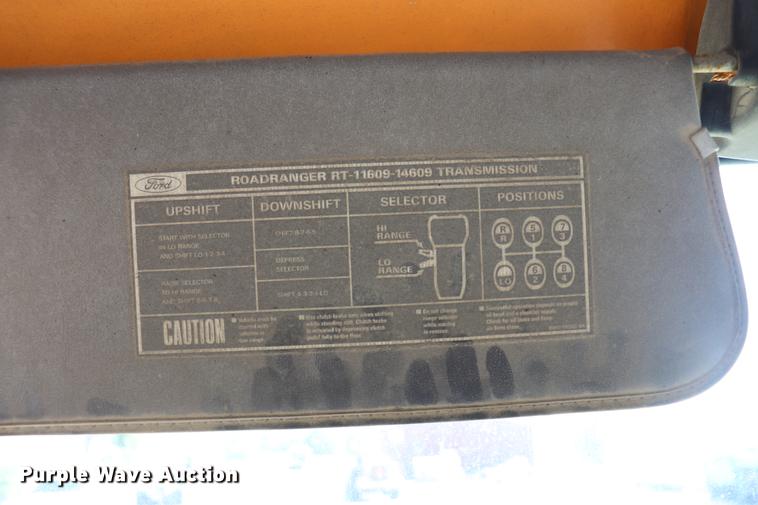 image for item ED9538 1988 Ford L9000 oil distributor truck