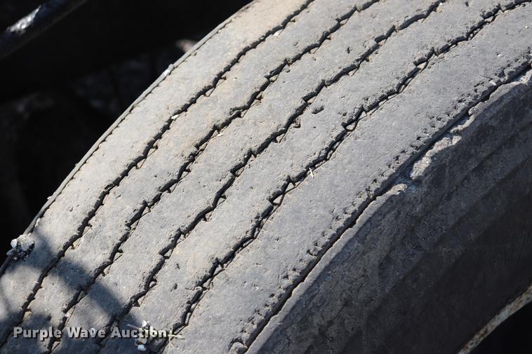 image for item ED9538 1988 Ford L9000 oil distributor truck