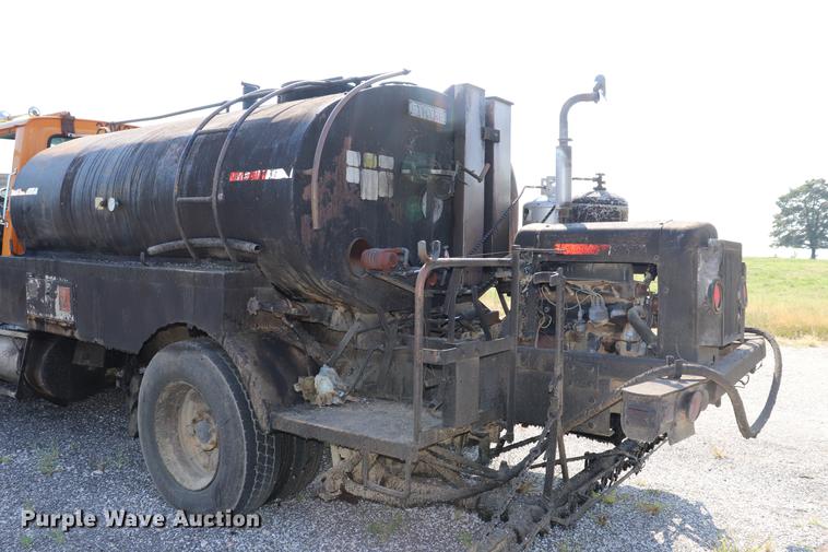 image for item ED9538 1988 Ford L9000 oil distributor truck