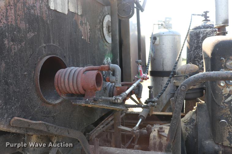 image for item ED9538 1988 Ford L9000 oil distributor truck