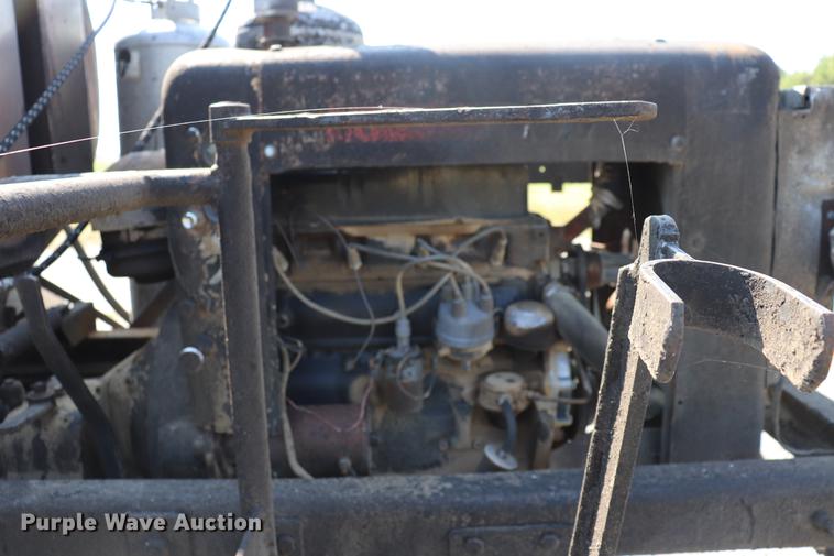 image for item ED9538 1988 Ford L9000 oil distributor truck