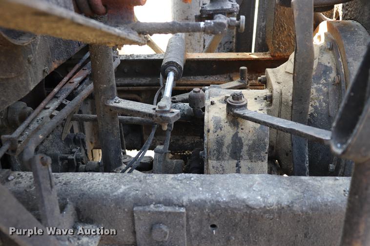 image for item ED9538 1988 Ford L9000 oil distributor truck