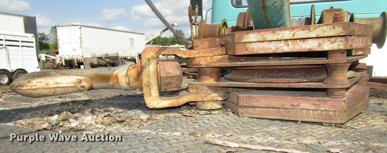 image for item G1445 (3) crane lifting blocks