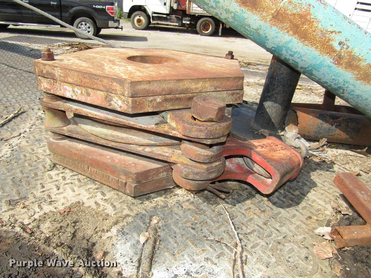 image for item G1445 (3) crane lifting blocks