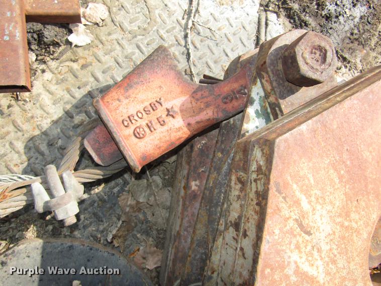 image for item G1445 (3) crane lifting blocks