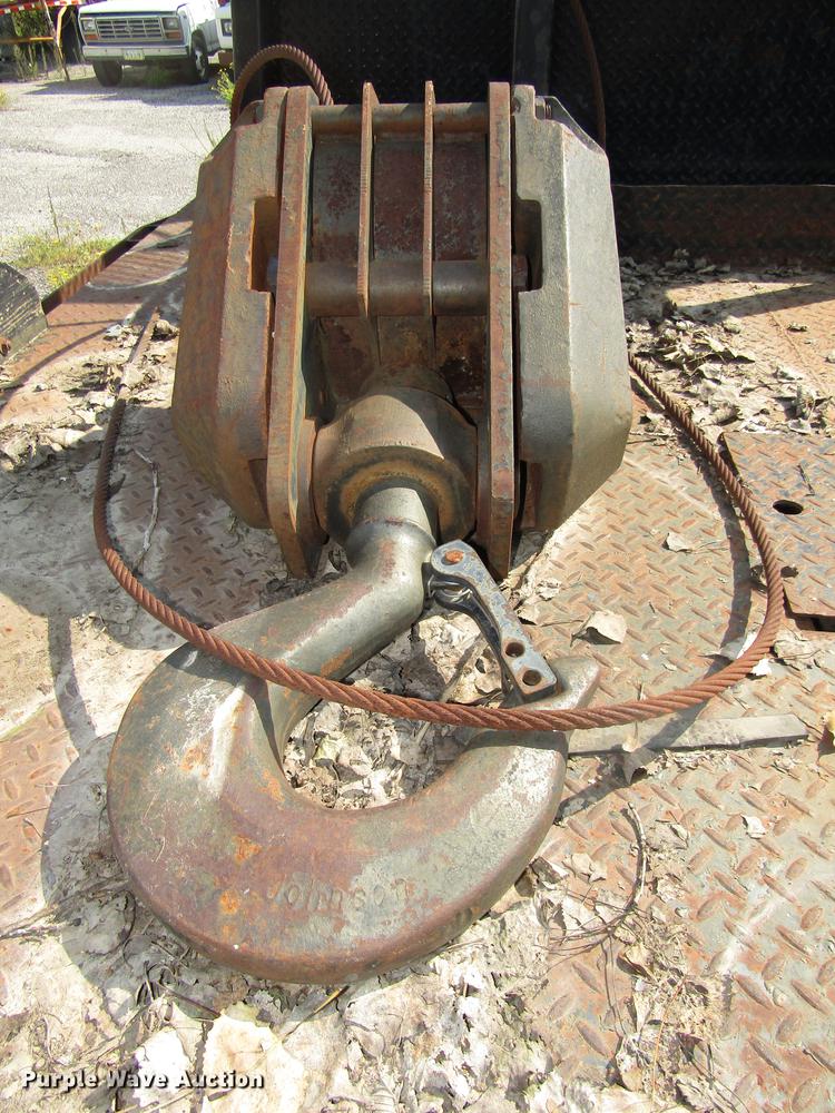 image for item G1445 (3) crane lifting blocks