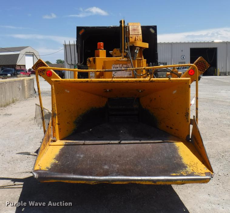 image for item K5897 1997 Brush Bandit 250XP chipper
