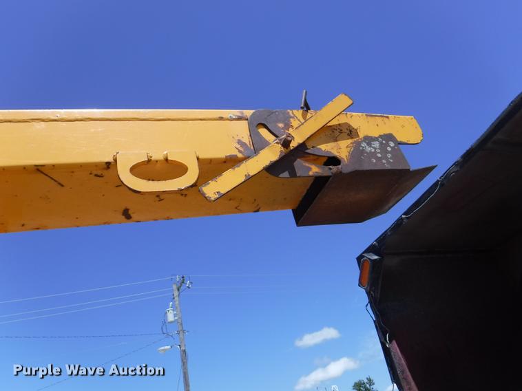 image for item K5897 1997 Brush Bandit 250XP chipper