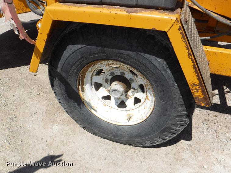 image for item K5897 1997 Brush Bandit 250XP chipper