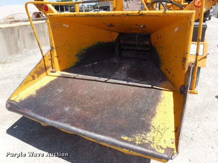 image for item K5897 1997 Brush Bandit 250XP chipper