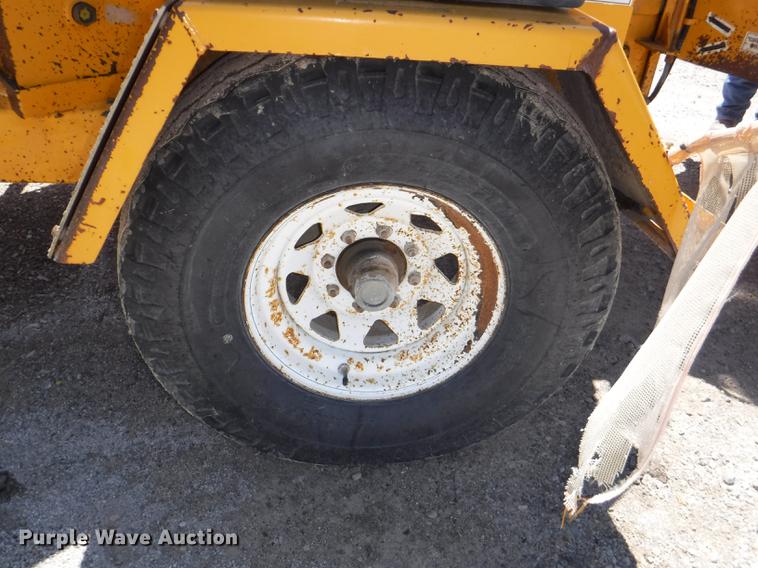 image for item K5897 1997 Brush Bandit 250XP chipper