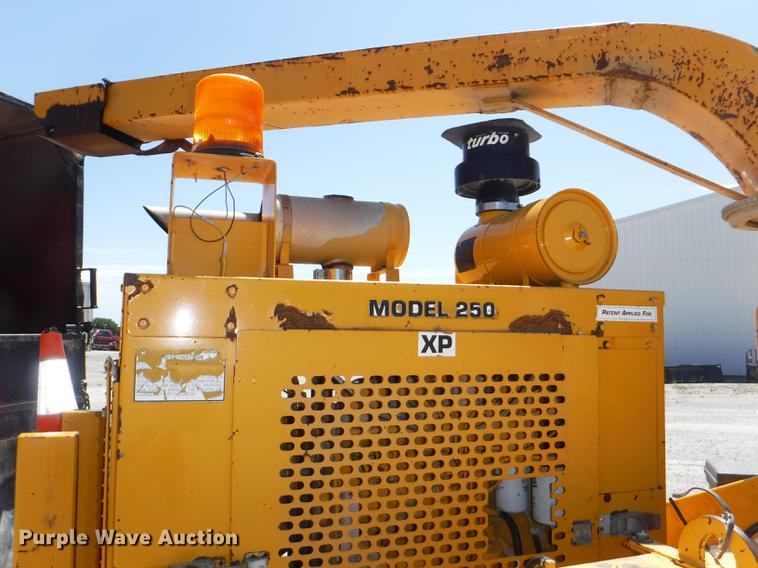 image for item K5897 1997 Brush Bandit 250XP chipper