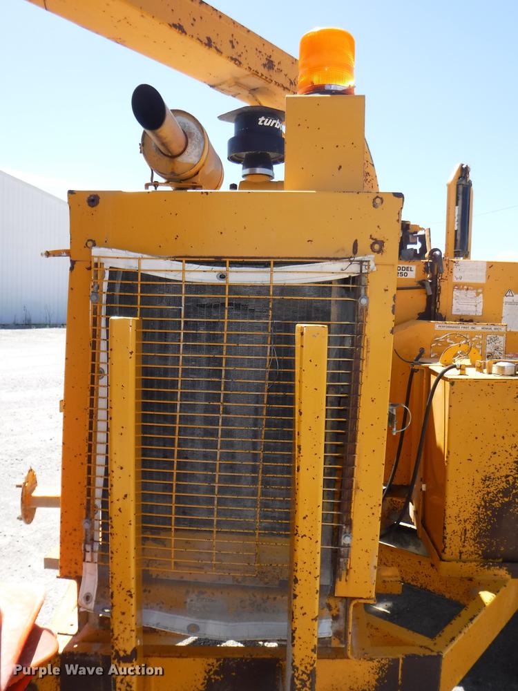 image for item K5897 1997 Brush Bandit 250XP chipper