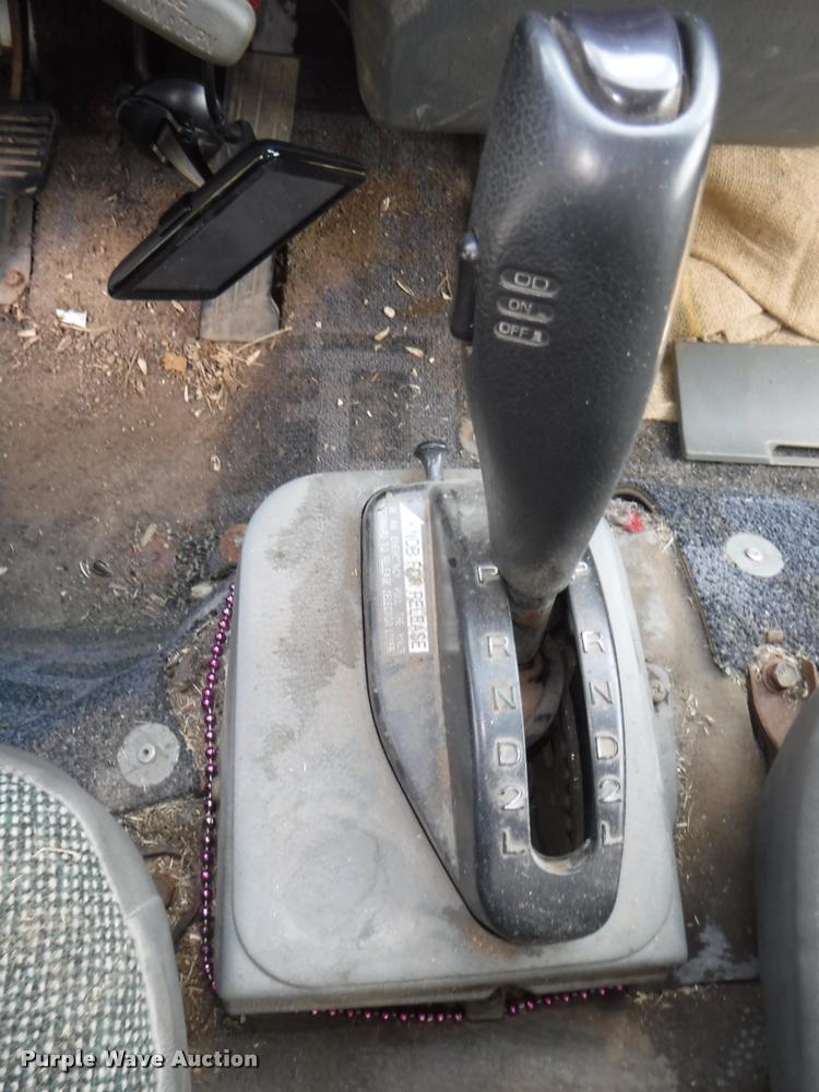 image for item K5911 2004 Mitsubishi Fuso FE640 flatbed truck