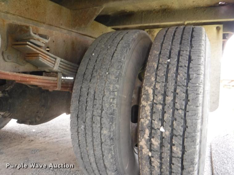 image for item K5911 2004 Mitsubishi Fuso FE640 flatbed truck