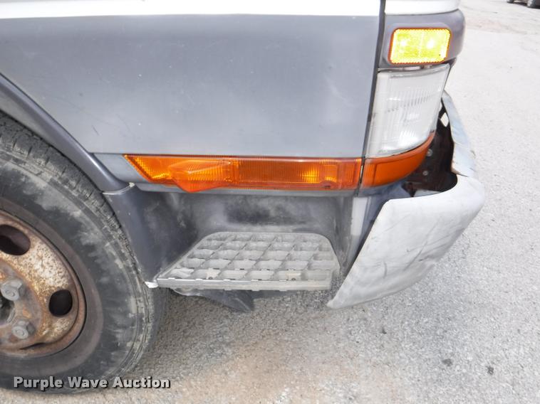 image for item K5911 2004 Mitsubishi Fuso FE640 flatbed truck